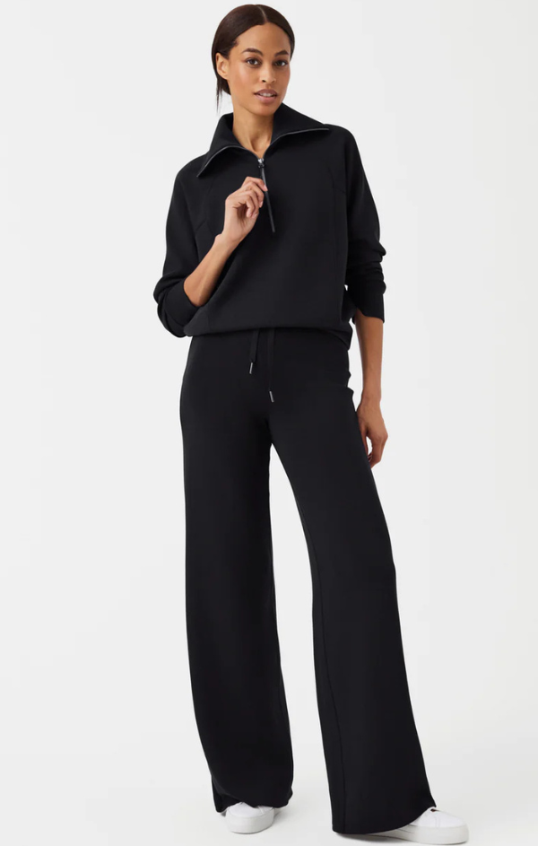 AirEssentials Wide Leg Pant in Very Black