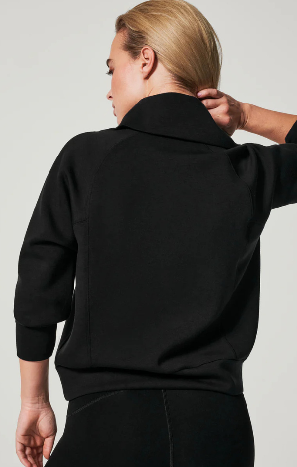 AirEssentials Half Zip in Very Black